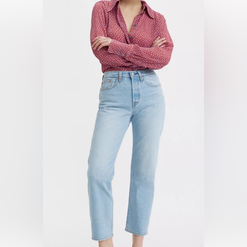Levi’s size 30 Wedgie Straight Jeans.